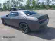 2018 Dodge Challenger SXT Plus z VIN 2C3CDZAG3JH149828, wystawiony jako IAAI lot #43284929 z przebiegiem 106 873 mil mil oraz . Historia ofert i sprzedaży dostępna na DreamBid. Obrazek 3.