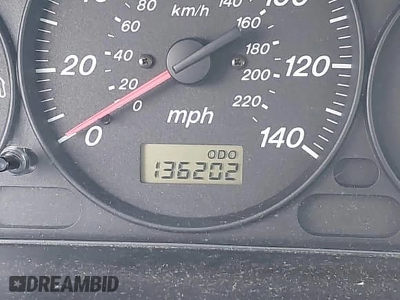 ✅ 2003 Mazda Protege DX • VIN: JM1BJ225331141069 • Лот: 43688727. Опубликован ранее на IAAI с пробегом 136 202 миль. Бесплатный доступ к архиву аукционных продаж из США и подробный отчёт об истории автомобиля на DreamBid. Изображение 15.