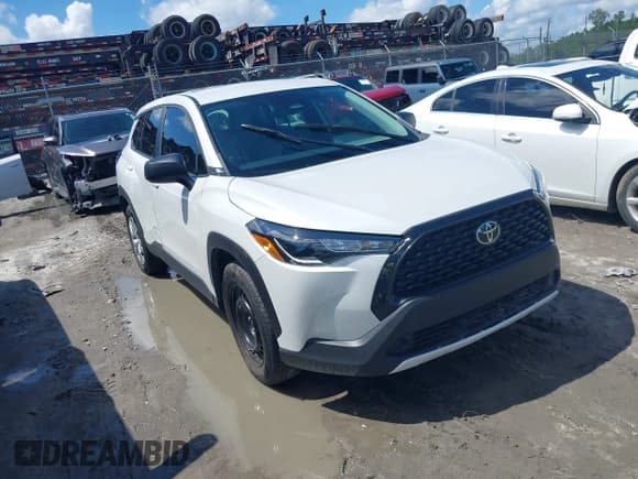 ✅ 2024 Toyota Corolla Cross L • VIN: 7MUAAAAG2RV081361 • Лот: 42971076. Опубликован ранее на IAAI с пробегом 28 980 миль. Бесплатный доступ к архиву аукционных продаж из США и подробный отчёт об истории автомобиля на DreamBid. Изображение 1.