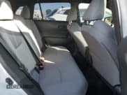 ✅ 2025 Toyota Corolla Cross Hybrid S • VIN: 7MUFBABG3SV067489 • Лот: 85705785. Опубликован ранее на Copart с пробегом 27 657 миль. Бесплатный доступ к архиву аукционных продаж из США и подробный отчёт об истории автомобиля на DreamBid. Изображение 11.