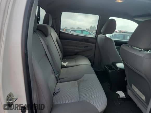 ✅ 2012 Toyota Tacoma PreRunner • VIN: 5TFJX4GN0CX007003 • Лот: 93154055. Опубликован ранее на Copart с пробегом 220 535 миль. Бесплатный доступ к архиву аукционных продаж из США и подробный отчёт об истории автомобиля на DreamBid. Изображение 10.