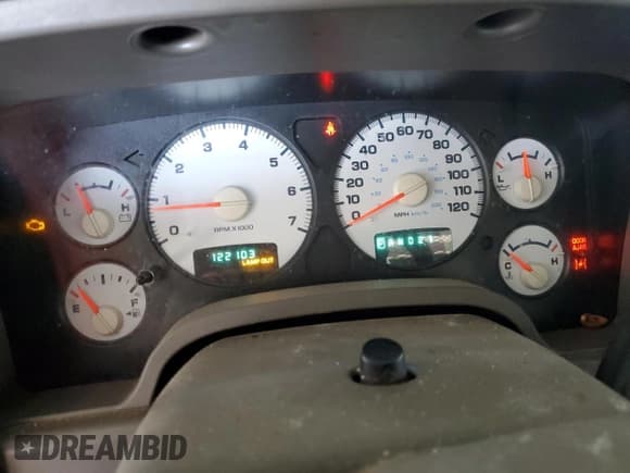 ✅ 2005 Dodge 2500 ST • VIN: 3D7KS26D15G806379 • Lot: 60137585. Wystawiony na Copart z przebiegiem 122 103 mil. Bezpłatny archiwum sprzedaży aukcyjnych z USA i szczegółowy raport historii pojazdu na DreamBid. Zdjęcie 9.