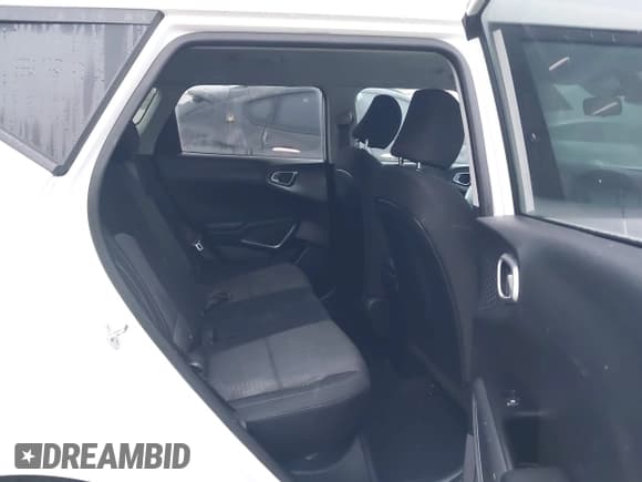 ✅ 2020 Kia Soul GT-Line • VIN: KNDJ63AUXL7701663 • Lot: 43367980. Wystawiony na IAAI z przebiegiem 74 270 mil. Bezpłatny archiwum sprzedaży aukcyjnych z USA i szczegółowy raport historii pojazdu na DreamBid. Zdjęcie 8.