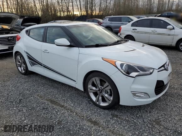 ✅ 2013 Hyundai Veloster w/Gray Int • VIN: KMHTC6AD9DU123900 • Lot: 79906394. Wystawiony na Copart z przebiegiem 103 950 mil. Bezpłatny archiwum sprzedaży aukcyjnych z USA i szczegółowy raport historii pojazdu na DreamBid. Zdjęcie 4.