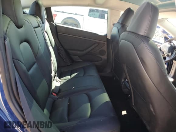 ✅ 2023 Tesla Model 3 • VIN: 5YJ3E1EA3PF492573 • Lot: 43227595. Wystawiony na Copart z przebiegiem Nie podano. Bezpłatny archiwum sprzedaży aukcyjnych z USA i szczegółowy raport historii pojazdu na DreamBid. Zdjęcie 11.