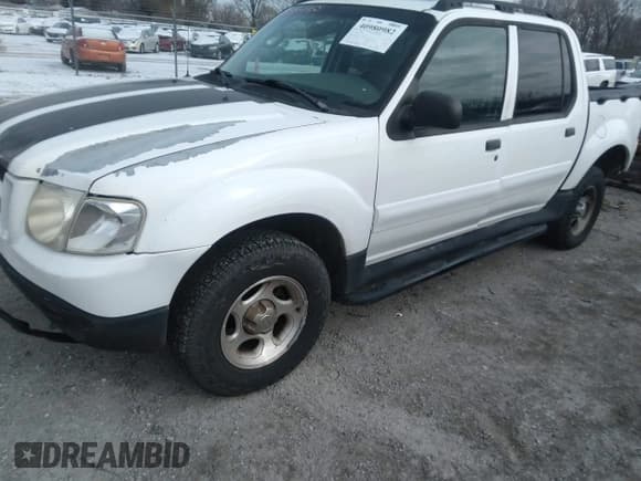 ✅ 2003 Ford Explorer Sport Trac XLS • VIN: 1FMZU67E13UC81878 • Lot: 40980982. Wystawiony na IAAI z przebiegiem 266 484 mil. Bezpłatny archiwum sprzedaży aukcyjnych z USA i szczegółowy raport historii pojazdu na DreamBid. Zdjęcie 17.