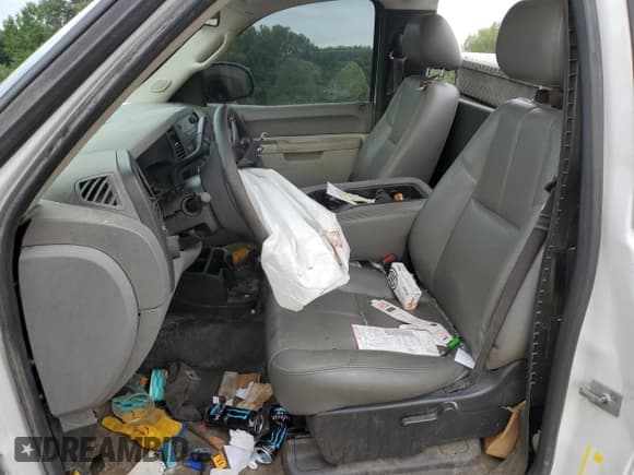 ✅ 2013 Chevrolet Silverado 1500 Work Truck • VIN: 1GCNCPE04DZ395686 • Lot: 62278625. Wystawiony na Copart z przebiegiem 157 314 mil. Bezpłatny archiwum sprzedaży aukcyjnych z USA i szczegółowy raport historii pojazdu na DreamBid. Zdjęcie 7.