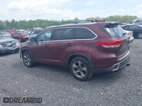 ✅ 2018 Toyota Highlander Limited • VIN: 5TDDZRFH0JS882603 • Lot: 42149163. Wystawiony na IAAI z przebiegiem 137 240 mil. Bezpłatny archiwum sprzedaży aukcyjnych z USA i szczegółowy raport historii pojazdu na DreamBid. Zdjęcie 14.
