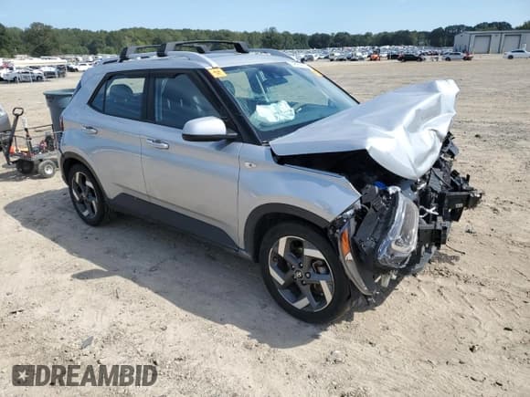 ✅ 2022 Hyundai Venue SEL • VIN: KMHRC8A3XNU199561 • Lot: 84805555. Listed on Copart with 63,085 mi. Free auction sales archive from the USA and detailed vehicle history report at DreamBid. Image 4.