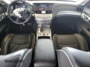 ✅ 2018 Infiniti Q70 Luxe • VIN: JN1BY1AP0JM180032 • Lot: 58372125. Wystawiony na Copart z przebiegiem 82 838 mil. Bezpłatny archiwum sprzedaży aukcyjnych z USA i szczegółowy raport historii pojazdu na DreamBid. Zdjęcie 8.