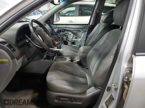 ✅ 2010 Hyundai Santa Fe SE • VIN: 5NMSHDAG1AH359086 • Lot: 85862774. Wystawiony na Copart z przebiegiem 249 793 mil. Bezpłatny archiwum sprzedaży aukcyjnych z USA i szczegółowy raport historii pojazdu na DreamBid. Zdjęcie 7.