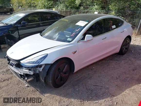 ✅ 2020 Tesla Model 3 Long Range • VIN: 5YJ3E1EB7LF637410 • Lot: 43532832. Wystawiony na IAAI z przebiegiem 84 190 mil. Bezpłatny archiwum sprzedaży aukcyjnych z USA i szczegółowy raport historii pojazdu na DreamBid. Zdjęcie 2.