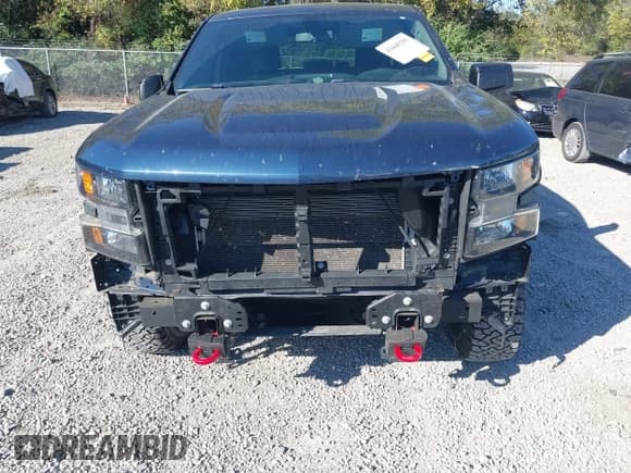 ✅ 2019 Chevrolet Silverado 1500 Custom Trail Boss • VIN: 1GCRYCEF9KZ301587 • Lot: 43449291. Wystawiony na IAAI z przebiegiem 56 383 mil. Bezpłatny archiwum sprzedaży aukcyjnych z USA i szczegółowy raport historii pojazdu na DreamBid. Zdjęcie 6.