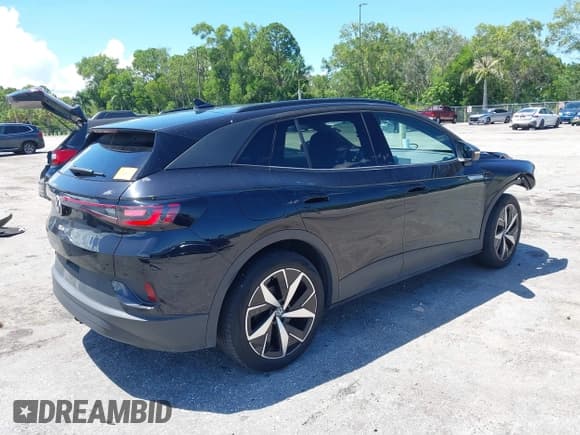 ✅ 2023 Volkswagen ID.4 Pro S • VIN: 1V2WNPE83PC025727 • Lot: 43012133. Wystawiony na IAAI z przebiegiem 28 057 mil. Bezpłatny archiwum sprzedaży aukcyjnych z USA i szczegółowy raport historii pojazdu na DreamBid. Zdjęcie 4.