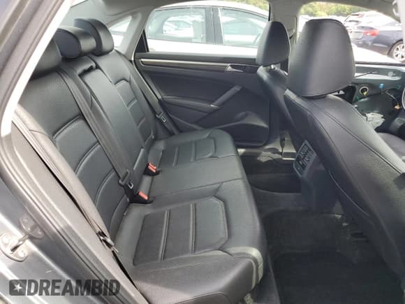 ✅ 2016 Volkswagen Passat SE • VIN: 1VWBT7A35GC041943 • Lot: 82146685. Listed on Copart with 101,246 mi. Free auction sales archive from the USA and detailed vehicle history report at DreamBid. Image 10.