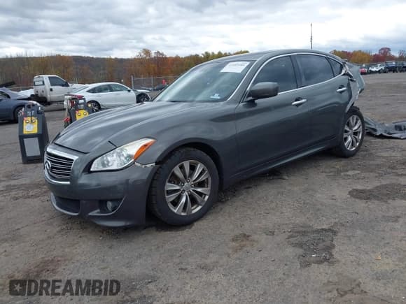 ✅ 2013 Infiniti M • VIN: JN1BY1AR1DM600953 • Lot: 43585489. Wystawiony na IAAI z przebiegiem 184 267 mil. Bezpłatny archiwum sprzedaży aukcyjnych z USA i szczegółowy raport historii pojazdu na DreamBid. Zdjęcie 2.