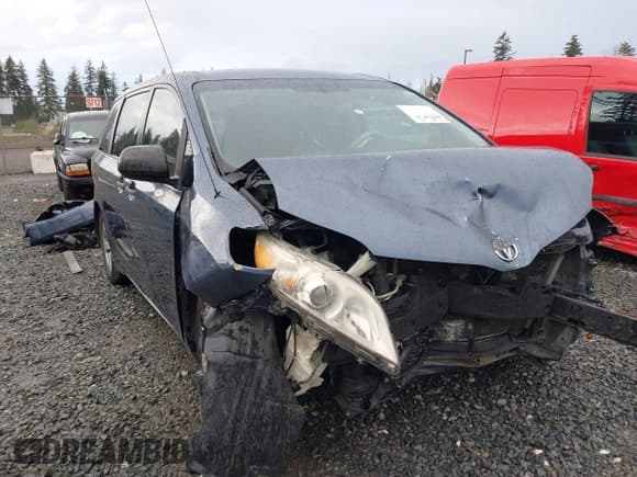 ✅ 2013 Toyota Sienna L • VIN: 5TDZK3DC3DS371695 • Lot: 41514718. Listed on IAAI with Not provided. Free auction sales archive from the USA and detailed vehicle history report at DreamBid. Image 1.