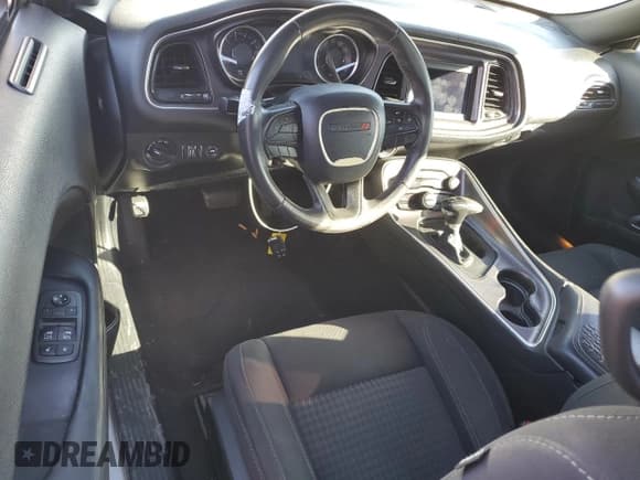 ✅ 2018 Dodge Challenger SXT • VIN: 2C3CDZAG7JH321715 • Лот: 85930925. Опубликован ранее на Copart с пробегом 152 010 миль. Бесплатный доступ к архиву аукционных продаж из США и подробный отчёт об истории автомобиля на DreamBid. Изображение 8.