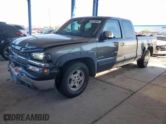 ✅ 1999 Chevrolet Silverado 1500 LS • VIN: 2GCEC19T0X1240597 • Лот: 69139844. Опубликован ранее на Copart с пробегом 190 352 миль. Бесплатный доступ к архиву аукционных продаж из США и подробный отчёт об истории автомобиля на DreamBid. Изображение 1.