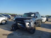✅ 2023 Toyota 4Runner TRD Pro • VIN: JTELU5JR4P6133715 • Lot: 43048097. Wystawiony na IAAI z przebiegiem 49 411 mil. Bezpłatny archiwum sprzedaży aukcyjnych z USA i szczegółowy raport historii pojazdu na DreamBid. Zdjęcie 6.