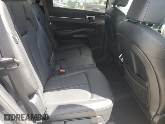 ✅ 2025 Kia Sorento S • VIN: 5XYRL4JC9SG338606 • Lot: 81525365. Listed on Copart with 23,470 mi. Free auction sales archive from the USA and detailed vehicle history report at DreamBid. Image 11.