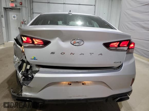 ✅ 2018 Hyundai Sonata Sport Plus • VIN: 5NPE34AF7JH727907 • Lot: 62698395. Listed on Copart with 77,495 mi. Free auction sales archive from the USA and detailed vehicle history report at DreamBid. Image 6.
