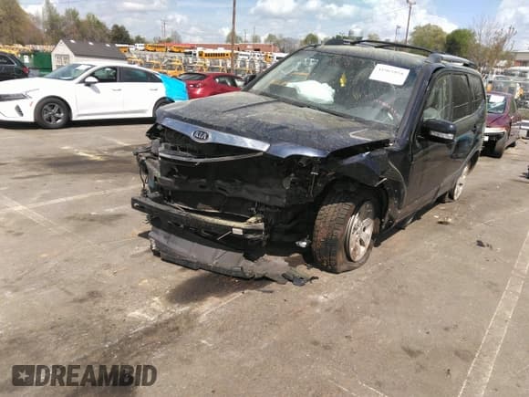 ✅ 2009 Kia Borrego EX • VIN: KNDJJ741795015401 • Lot: 41965858. Listed on IAAI with 171,323 mi. Free auction sales archive from the USA and detailed vehicle history report at DreamBid. Image 2.