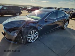 ✅ 2017 Tesla Model S 60 • VIN: 5YJSA1E14HF213169 • Lot: 86408415. Listed on Copart with 67,641 mi. Free auction sales archive from the USA and detailed vehicle history report at DreamBid. Image 1.