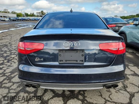 ✅ 2013 Audi S4 Premium Plus • VIN: WAUBGAFL8DA134151 • Лот: 70975625. Опубликован ранее на Copart с пробегом 95 883 миль. Бесплатный доступ к архиву аукционных продаж из США и подробный отчёт об истории автомобиля на DreamBid. Изображение 6.