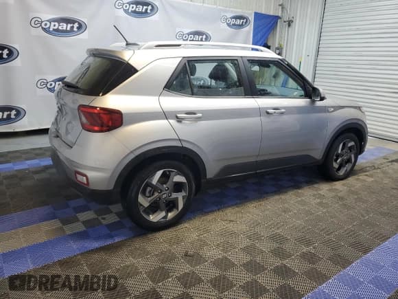 ✅ 2024 Hyundai Venue SEL • VIN: KMHRC8A3XRU306808 • Lot: 84523684. Listed on Copart with 6,083 mi. Free auction sales archive from the USA and detailed vehicle history report at DreamBid. Image 3.