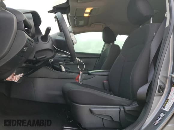 ✅ 2024 Nissan Sentra S • VIN: 3N1AB8BVXRY321068 • Lot: 81942145. Listed on Copart with 24,078 mi. Free auction sales archive from the USA and detailed vehicle history report at DreamBid. Image 7.