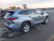 ✅ 2022 Toyota Highlander LE • VIN: 5TDBZRBHXNS210504 • Lot: 40633714. Wystawiony na IAAI z przebiegiem 40 044 mil. Bezpłatny archiwum sprzedaży aukcyjnych z USA i szczegółowy raport historii pojazdu na DreamBid. Zdjęcie 4.