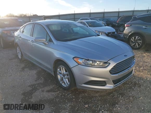 ✅ 2016 Ford Fusion SE • VIN: 3FA6P0H77GR117159 • Lot: 43720765. Wystawiony na IAAI z przebiegiem 124 319 mil. Bezpłatny archiwum sprzedaży aukcyjnych z USA i szczegółowy raport historii pojazdu na DreamBid. Zdjęcie 1.