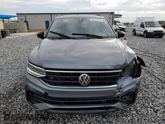 ✅ 2023 Volkswagen Tiguan SE R-Line Black • VIN: 3VVCB7AX6PM118039 • Lot: 91816425. Wystawiony na Copart z przebiegiem 39 388 mil. Bezpłatny archiwum sprzedaży aukcyjnych z USA i szczegółowy raport historii pojazdu na DreamBid. Zdjęcie 5.