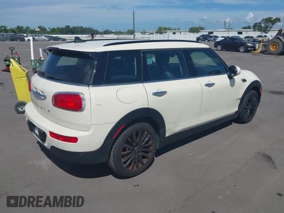 ✅ 2017 MINI Clubman Cooper • VIN: WMWLN5C30H2E33531 • Лот: 43163591. Опубликован ранее на IAAI с пробегом 69 469 миль. Бесплатный доступ к архиву аукционных продаж из США и подробный отчёт об истории автомобиля на DreamBid. Изображение 4.