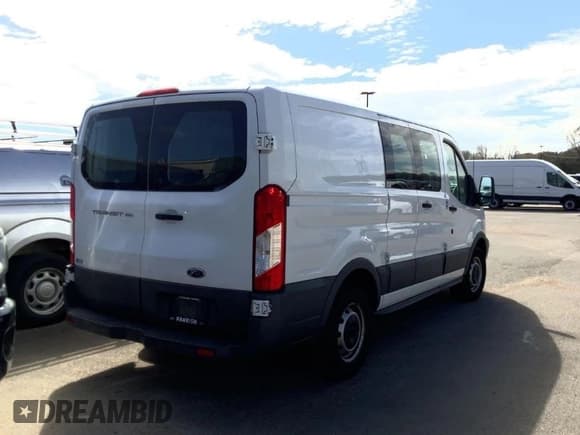 ✅ 2015 Ford Transit Cargo • VIN: 1FTNE1ZM8FKB04302 • Lot: 41980728. Listed on IAAI with 204,064 mi. Free auction sales archive from the USA and detailed vehicle history report at DreamBid. Image 1.