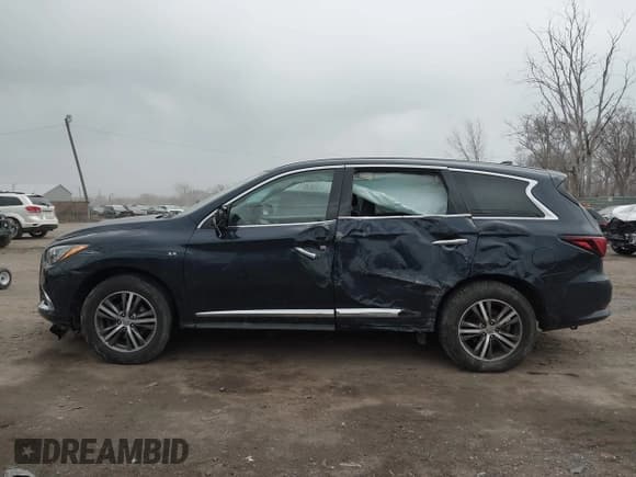 ✅ 2019 Infiniti QX60 Luxe • VIN: 5N1DL0MM1KC566946 • Lot: 41887596. Listed on IAAI with 108,035 mi. Free auction sales archive from the USA and detailed vehicle history report at DreamBid. Image 14.