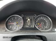 ✅ 2017 Volkswagen CC Sport • VIN: WVWKP7AN4HE502449 • Лот: 70834125. Опубликован ранее на Copart с пробегом 177 416 миль. Бесплатный доступ к архиву аукционных продаж из США и подробный отчёт об истории автомобиля на DreamBid. Изображение 9.