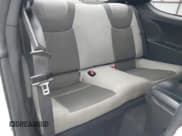 ✅ 2014 Hyundai Genesis Coupe 2.0T • VIN: KMHHT6KD2EU119029 • Lot: 42563822. Wystawiony na IAAI z przebiegiem 66 771 mil. Bezpłatny archiwum sprzedaży aukcyjnych z USA i szczegółowy raport historii pojazdu na DreamBid. Zdjęcie 8.