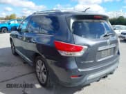 ✅ 2013 Nissan Pathfinder S • VIN: 5N1AR2MM6DC667822 • Lot: 43592261. Wystawiony na IAAI z przebiegiem 212 431 mil. Bezpłatny archiwum sprzedaży aukcyjnych z USA i szczegółowy raport historii pojazdu na DreamBid. Zdjęcie 3.