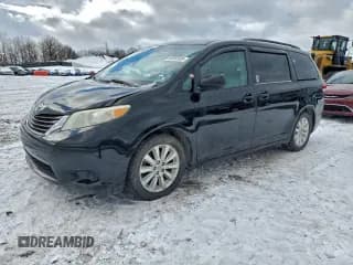 ✅ 2011 Toyota Sienna LE • VIN: 5TDJK3DC3BS016715 • Lot: 95950505. Listed on Copart with 200,670 mi. Free auction sales archive from the USA and detailed vehicle history report at DreamBid. Image 1.