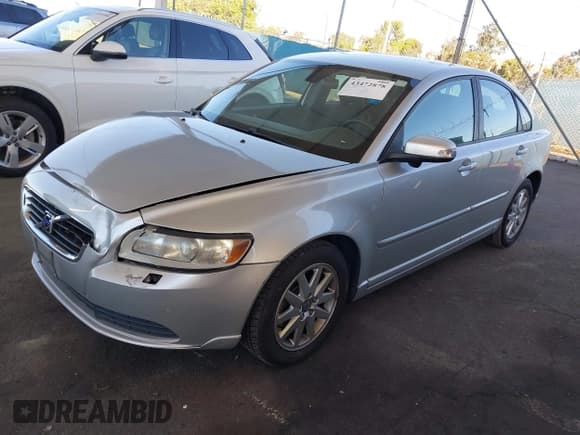 ✅ 2008 Volvo S40 2.4L • VIN: YV1MS390382391607 • Lot: 43472878. Listed on IAAI with 168,426 mi. Free auction sales archive from the USA and detailed vehicle history report at DreamBid. Image 17.