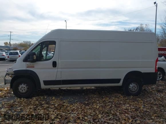 ✅ 2021 Ram ProMaster Cargo • VIN: 3C6LRVDG9ME547165 • Lot: 43605239. Listed on IAAI with 80,941 mi. Free auction sales archive from the USA and detailed vehicle history report at DreamBid. Image 15.