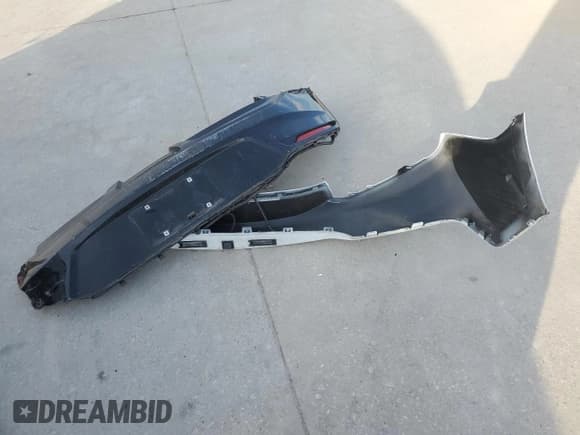 ✅ 2018 Chevrolet Volt LT • VIN: 1G1RA6S53JU155886 • Lot: 83875864. Wystawiony na Copart z przebiegiem 34 483 mil. Bezpłatny archiwum sprzedaży aukcyjnych z USA i szczegółowy raport historii pojazdu na DreamBid. Zdjęcie 12.