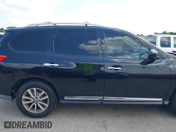 ✅ 2015 Nissan Pathfinder SV • VIN: 5N1AR2MN8FC689252 • Lot: 42409596. Listed on IAAI with 165,825 mi. Free auction sales archive from the USA and detailed vehicle history report at DreamBid. Image 13.