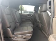 ✅ 2022 Chevrolet Suburban High Country • VIN: 1GNSKGKL4NR149167 • Lot: 70810774. Wystawiony na Copart z przebiegiem 54 817 mil. Bezpłatny archiwum sprzedaży aukcyjnych z USA i szczegółowy raport historii pojazdu na DreamBid. Zdjęcie 11.