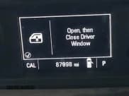 ✅ 2021 Chevrolet Silverado 1500 Work Truck • VIN: 1GCRWAEH1MZ413332 • Lot: 43560933. Wystawiony na IAAI z przebiegiem 87 998 mil. Bezpłatny archiwum sprzedaży aukcyjnych z USA i szczegółowy raport historii pojazdu na DreamBid. Zdjęcie 15.