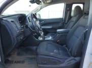 ✅ 2022 Chevrolet Colorado 2WD LT • VIN: 1GCHSCEA9N1244652 • Lot: 77408984. Wystawiony na Copart z przebiegiem 38 618 mil. Bezpłatny archiwum sprzedaży aukcyjnych z USA i szczegółowy raport historii pojazdu na DreamBid. Zdjęcie 7.