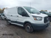 ✅ 2017 Ford Transit • VIN: 1FTYE1ZM5HKB32476 • Lot: 43513328. Wystawiony na IAAI z przebiegiem 232 996 mil. Bezpłatny archiwum sprzedaży aukcyjnych z USA i szczegółowy raport historii pojazdu na DreamBid. Zdjęcie 1.