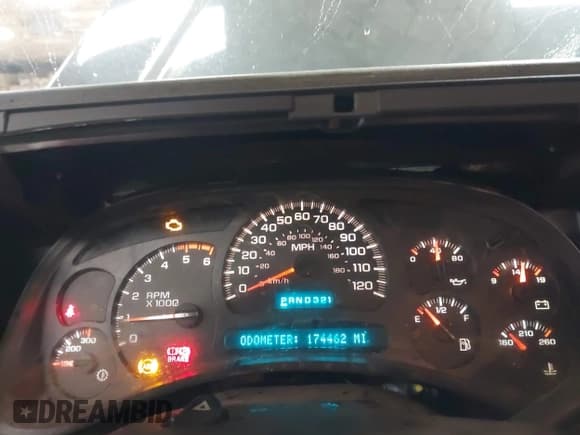 ✅ 2003 Chevrolet Silverado 2500HD LS • VIN: 1GCHK29G33E158624 • Lot: 42108017. Wystawiony na IAAI z przebiegiem 174 462 mil. Bezpłatny archiwum sprzedaży aukcyjnych z USA i szczegółowy raport historii pojazdu na DreamBid. Zdjęcie 7.